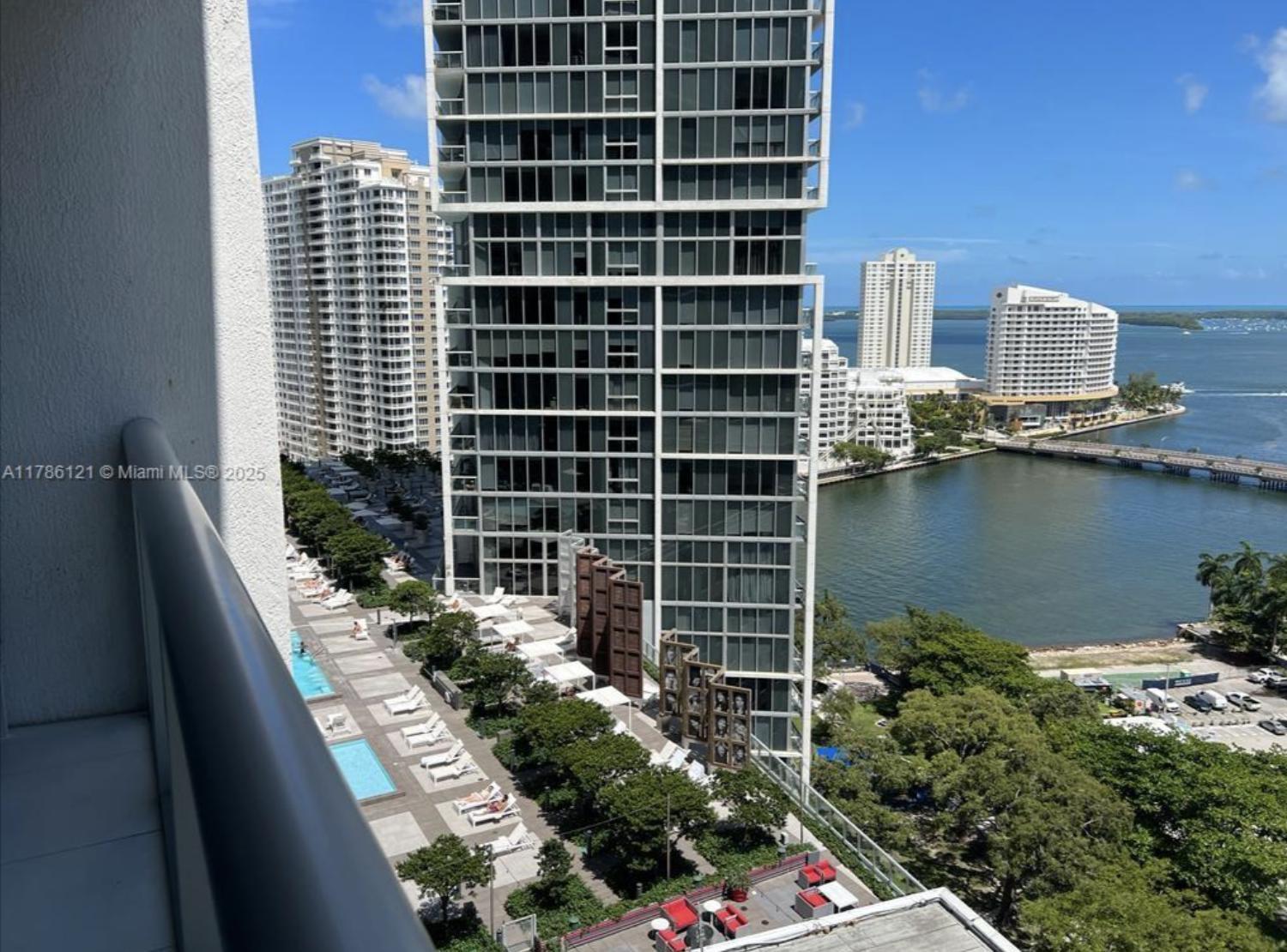 Aparthotel Icon Brickell Residences 4*